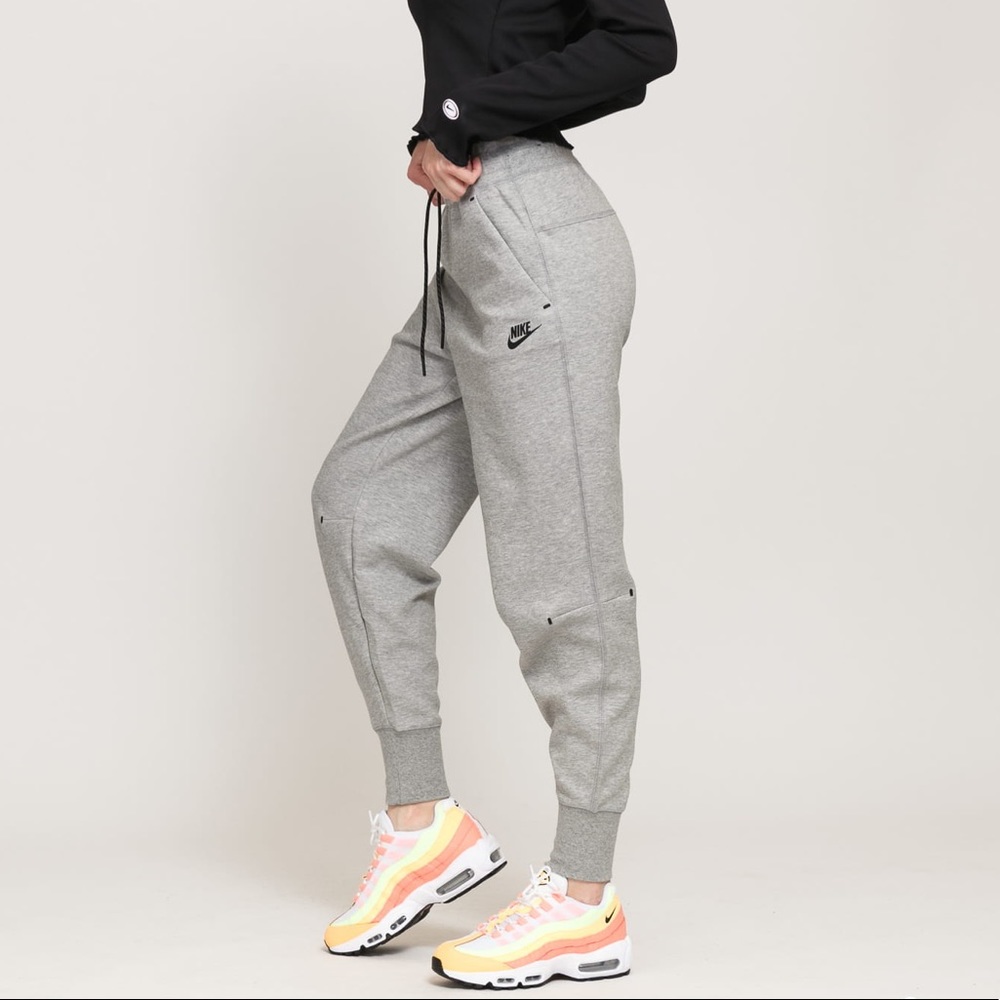 Women’s Nike Sportswear Tech Fleece